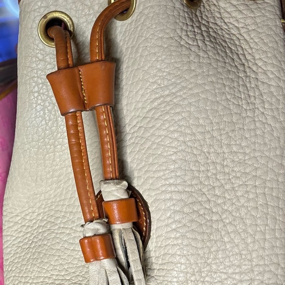 Dooney & Bourke Small Leather Bucketbag w/Callouts W/COA - Picture 4 of 4